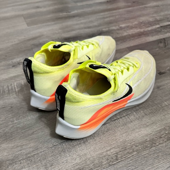 Nike Zoom Fly 4 Barely Volt - Picture 12 of 15